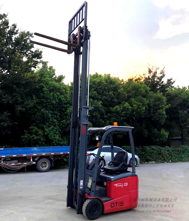 力至優(yōu)FBT13PN-80B-400AF三支點(diǎn)電動(dòng)叉車